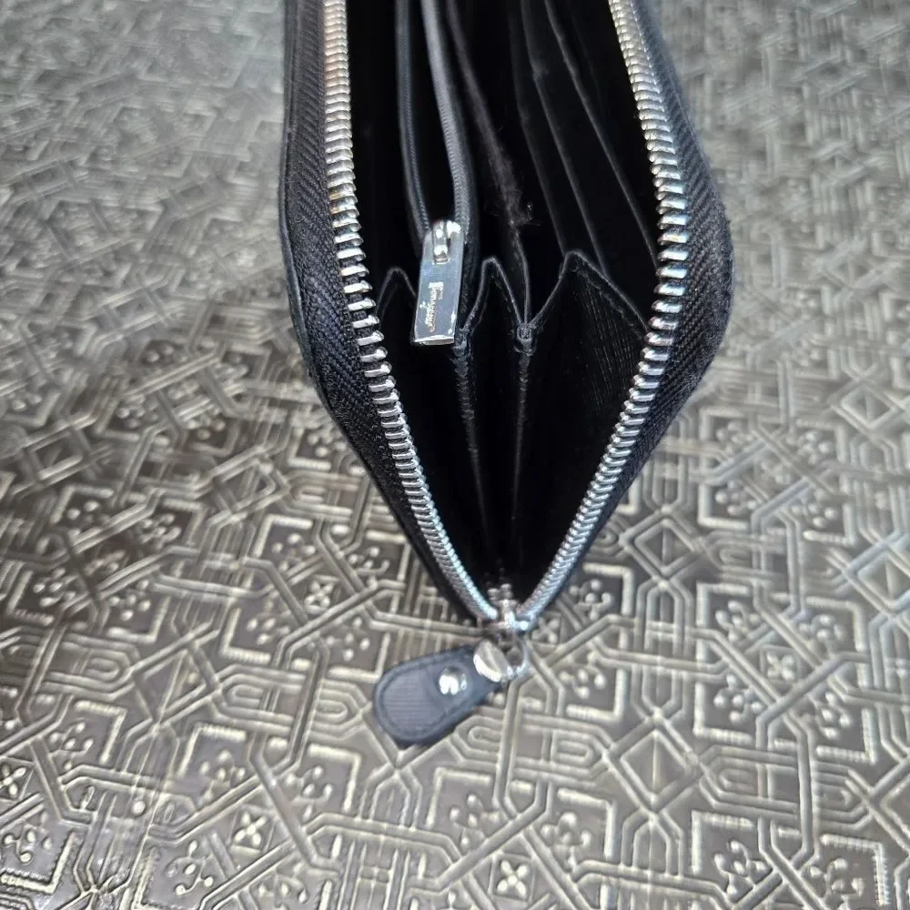 🐢 Salvatore Ferragamo Gancini   Wallet Zip Around Wallet Or Clutch. - Picture 10 of 12